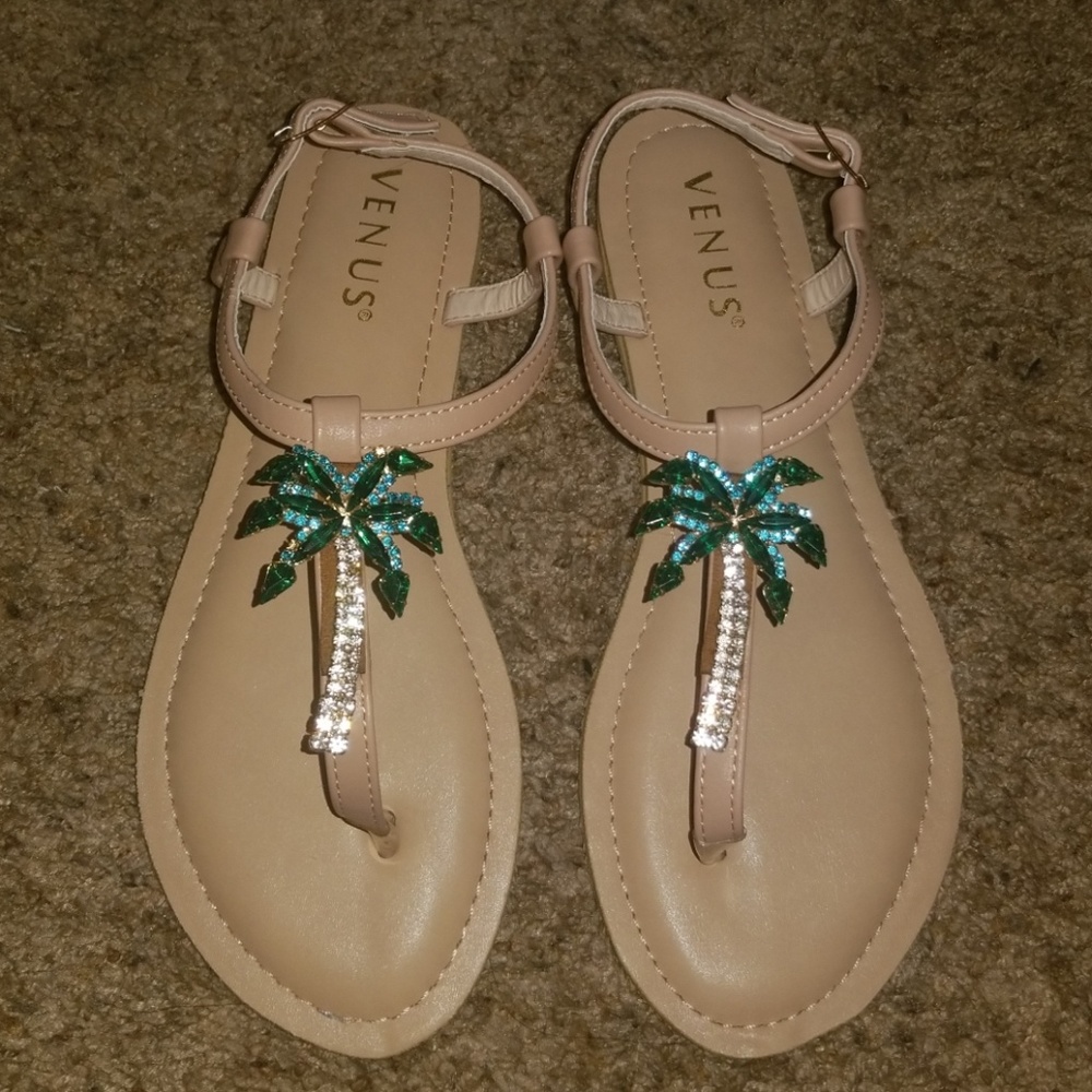 Super Chic Palm Tree Sandal!